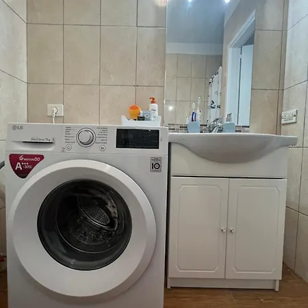 Spacious 3 Bedroom In Puerto De Santiago. Walk To The Beach. Fast Wifi, Netflix, Workstation. * 圣地亚哥港